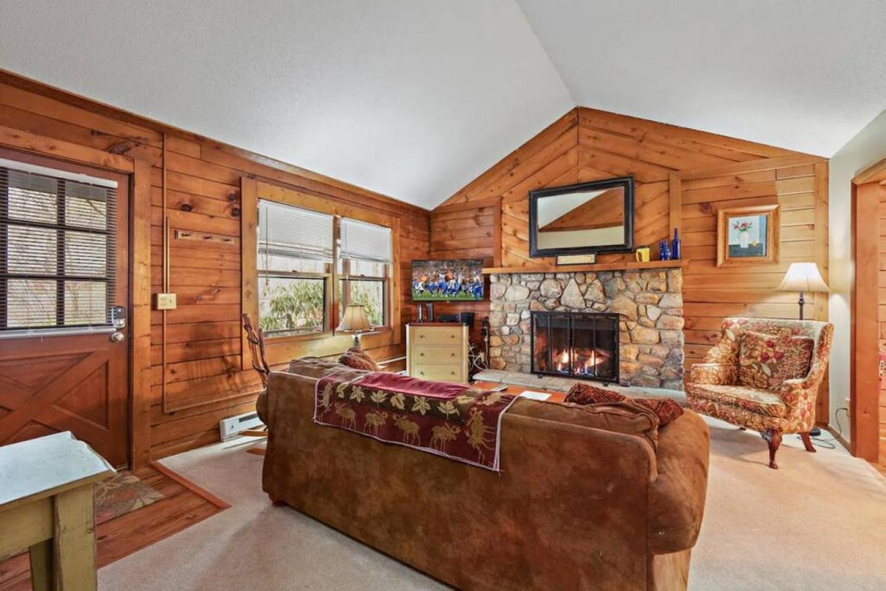 Classic Log Cabin With Fireplace On Quiet River Blowing Rock Bagian luar foto