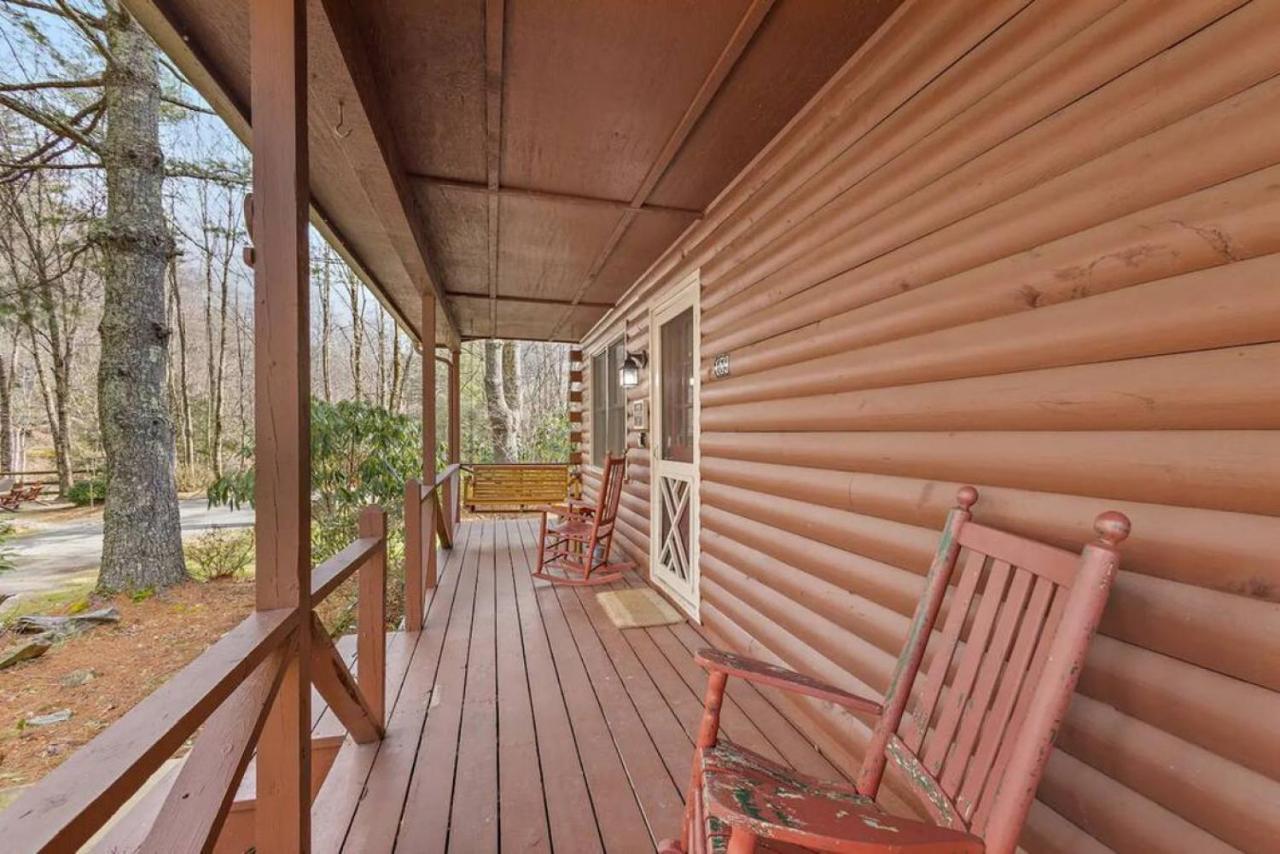Classic Log Cabin With Fireplace On Quiet River Blowing Rock Bagian luar foto