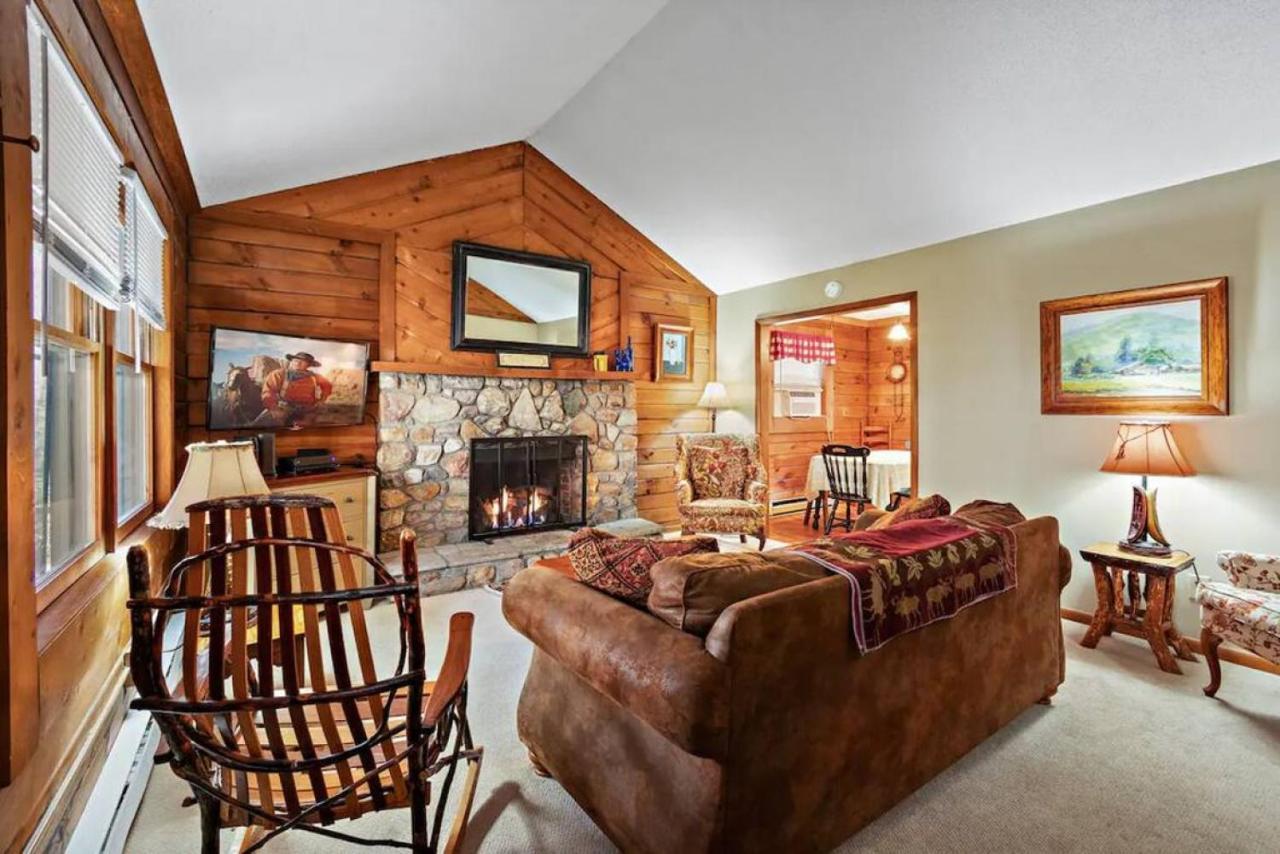 Classic Log Cabin With Fireplace On Quiet River Blowing Rock Bagian luar foto